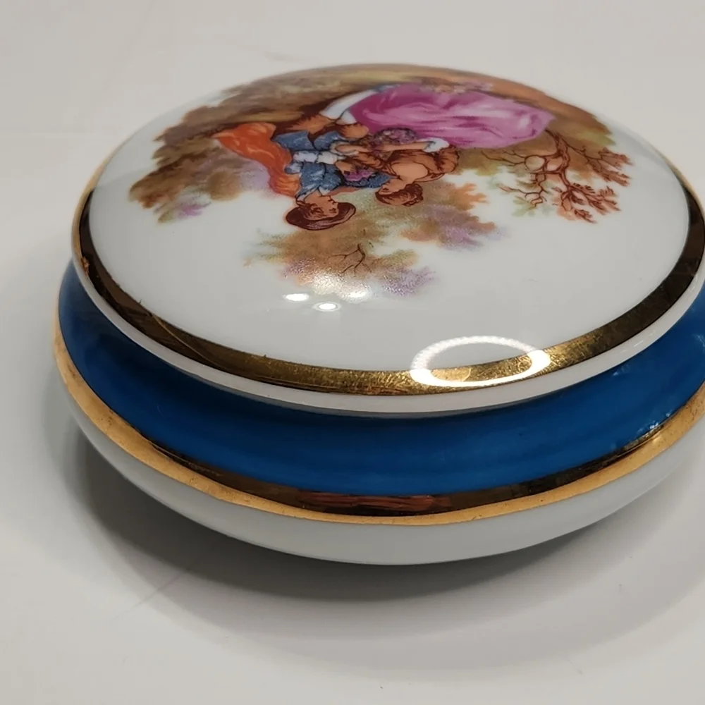 Vtg Limoges Porcelain Trinket Box Victorian Couple France Fragonard Romantic